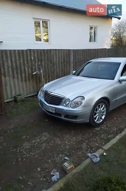 Седан Mercedes-Benz E-Class 2002 в 