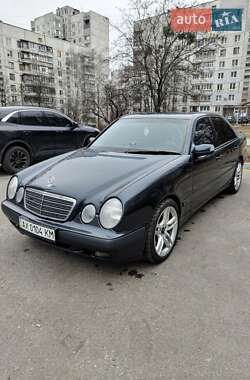 Седан Mercedes-Benz E-Class 2000 в Харькове