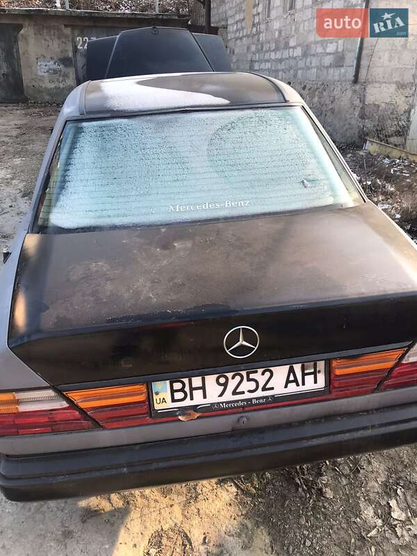 Седан Mercedes-Benz E-Class 1988 в Кропивницком