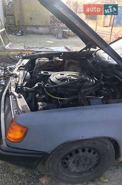 Седан Mercedes-Benz E-Class 1988 в Кропивницькому