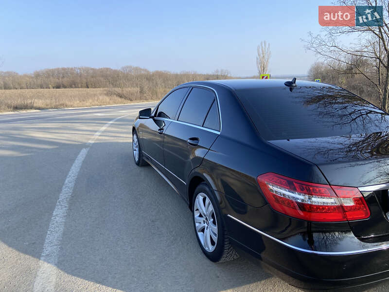 Седан Mercedes-Benz E-Class 2011 в Могилев-Подольске