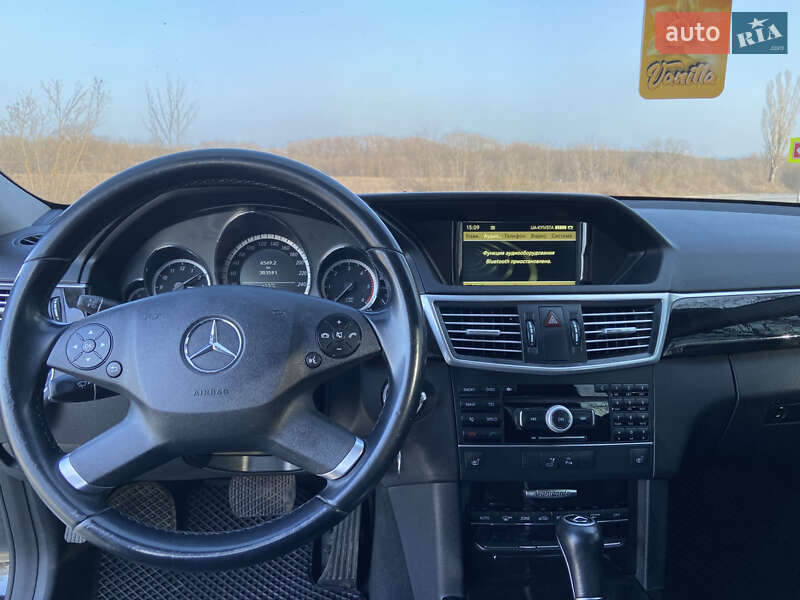 Седан Mercedes-Benz E-Class 2011 в Могилев-Подольске