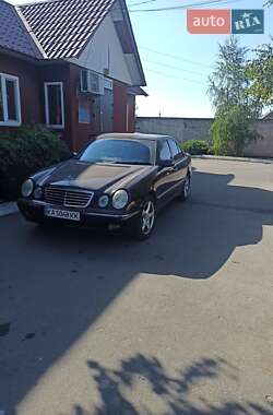 Седан Mercedes-Benz E-Class 2000 в 
