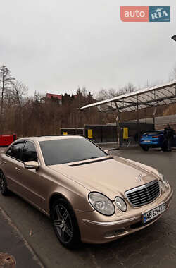 Седан Mercedes-Benz E-Class 2003 в Киеве