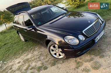 Универсал Mercedes-Benz E-Class 2004 в Черновцах