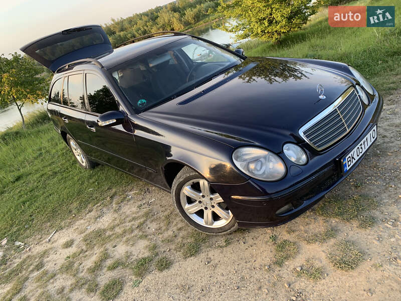 Универсал Mercedes-Benz E-Class 2004 в Черновцах