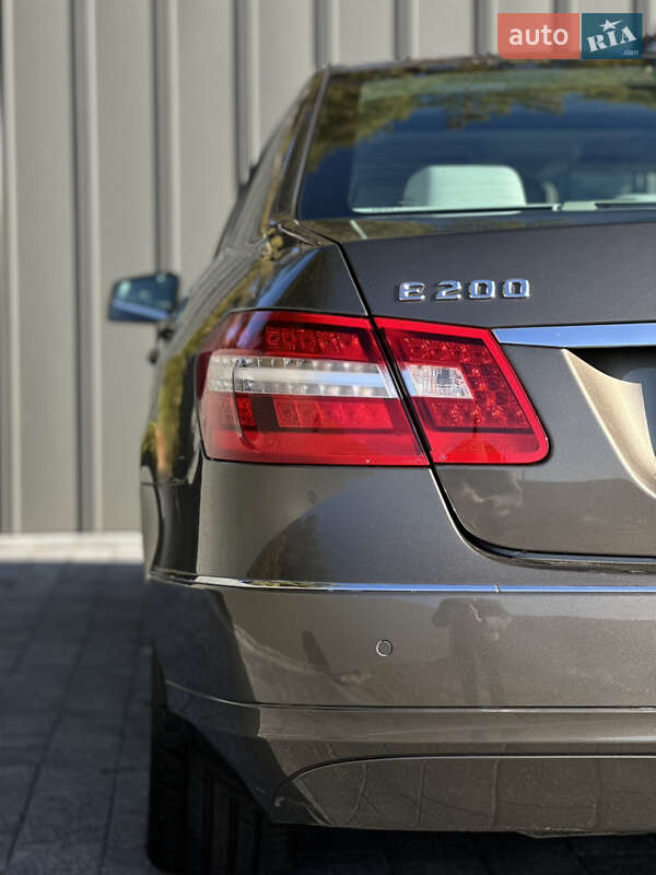 Седан Mercedes-Benz E-Class 2012 в Рівному