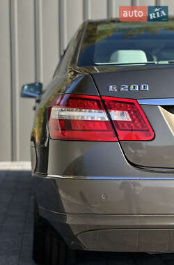 Седан Mercedes-Benz E-Class 2012 в 