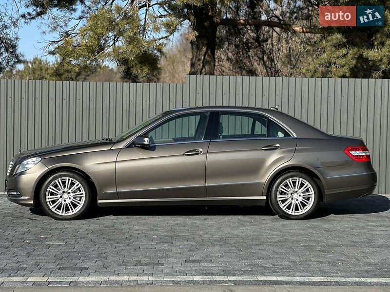 Седан Mercedes-Benz E-Class 2012 в Рівному