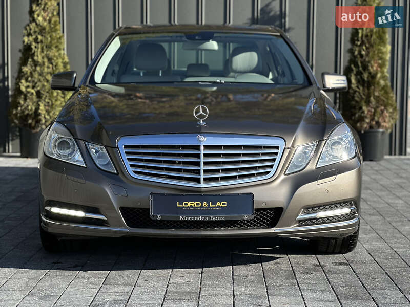 Седан Mercedes-Benz E-Class 2012 в Рівному