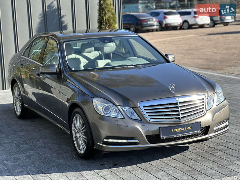 Седан Mercedes-Benz E-Class 2012 в Рівному