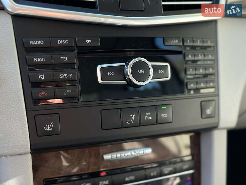 Седан Mercedes-Benz E-Class 2012 в Рівному