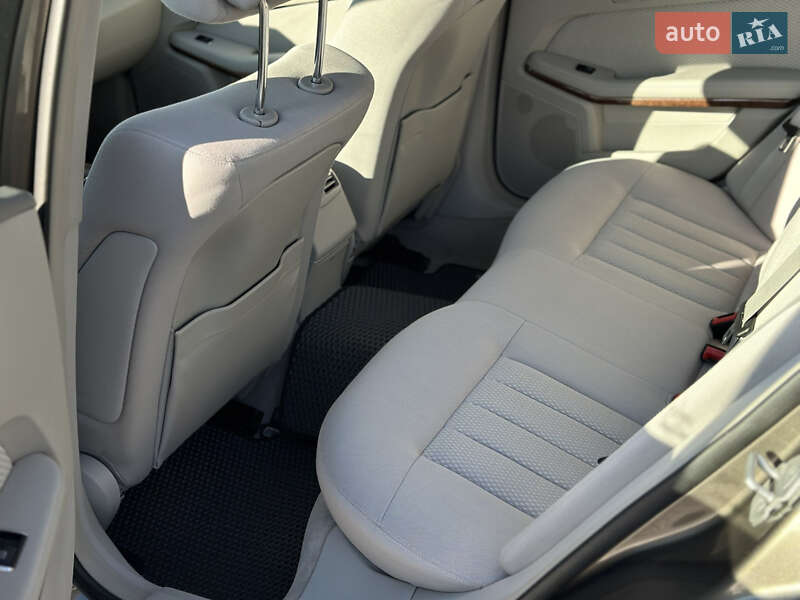 Седан Mercedes-Benz E-Class 2012 в Рівному