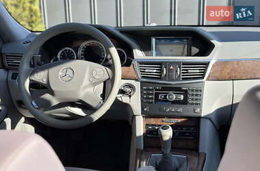 Седан Mercedes-Benz E-Class 2012 в 
