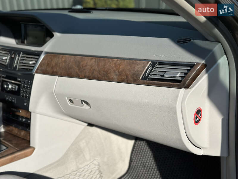 Седан Mercedes-Benz E-Class 2012 в Рівному