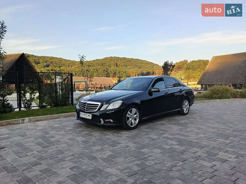 Седан Mercedes-Benz E-Class 2012 в Киеве