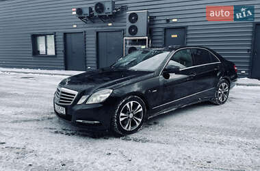 Седан Mercedes-Benz E-Class 2011 в Києві