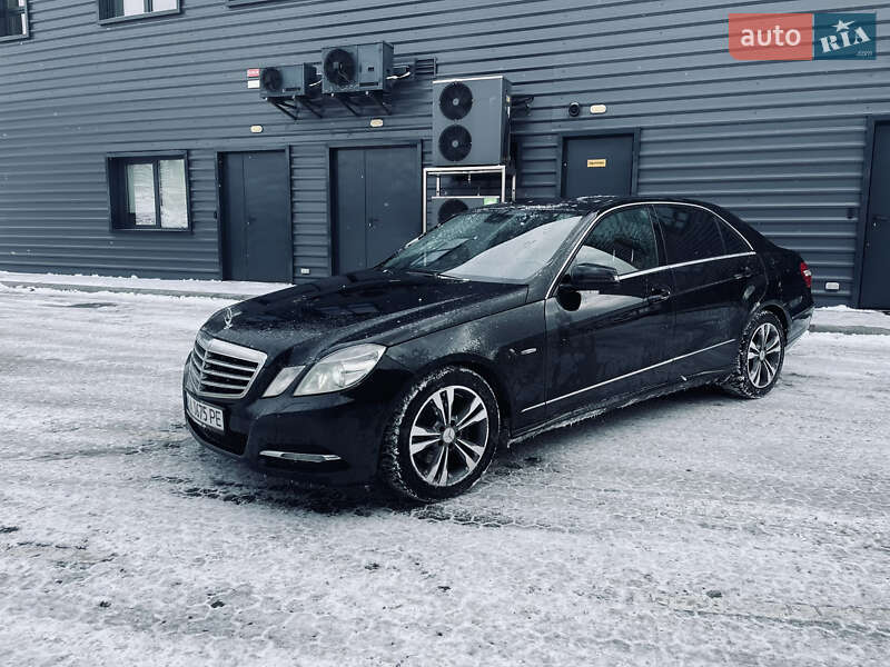 Седан Mercedes-Benz E-Class 2011 в 