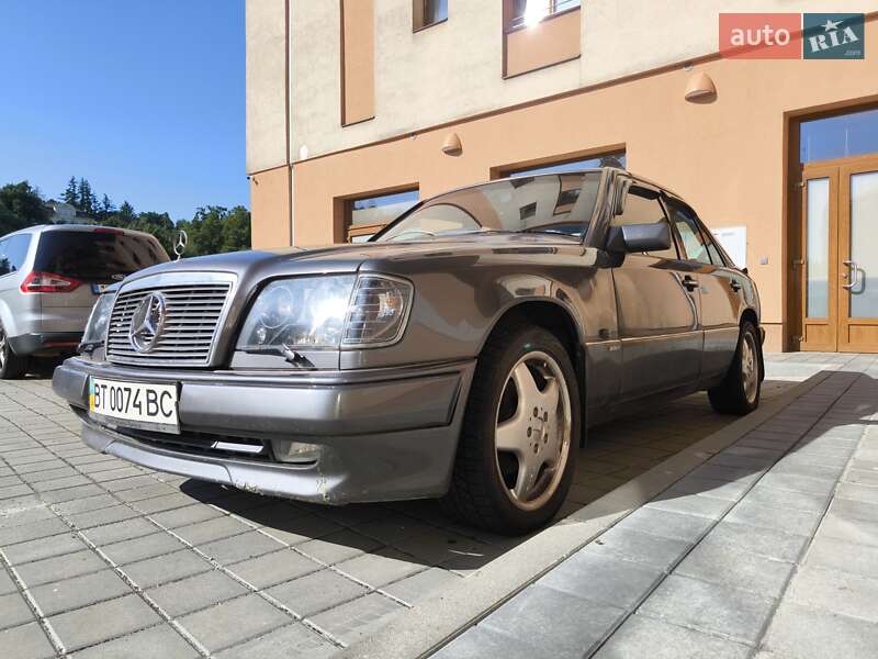 Седан Mercedes-Benz E-Class 1989 в Киеве
