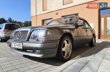 Седан Mercedes-Benz E-Class 1989 в 