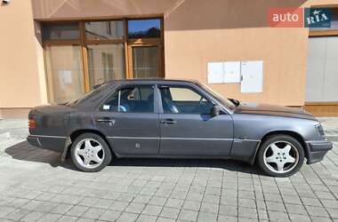 Седан Mercedes-Benz E-Class 1989 в 