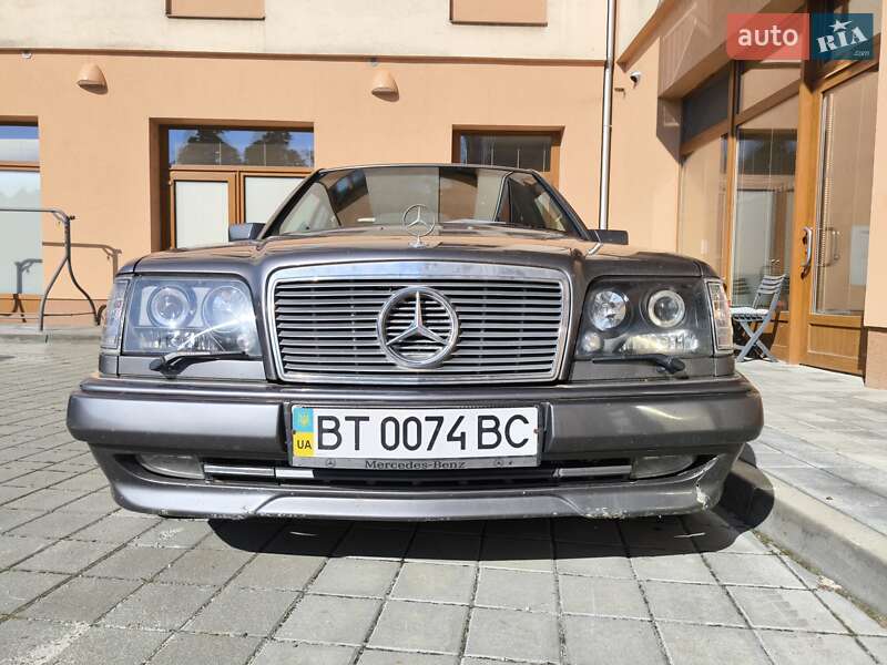 Седан Mercedes-Benz E-Class 1989 в Киеве