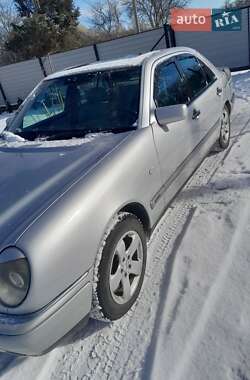 Седан Mercedes-Benz E-Class 1996 в 