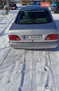 Седан Mercedes-Benz E-Class 1996 в 