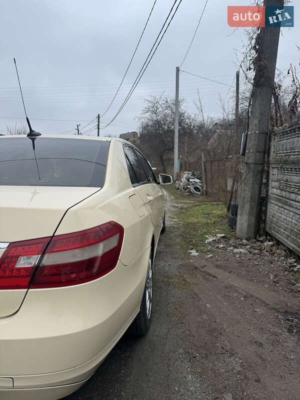 Седан Mercedes-Benz E-Class 2010 в Белой Церкви