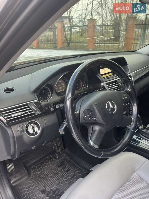 Седан Mercedes-Benz E-Class 2010 в Ивано-Франковске