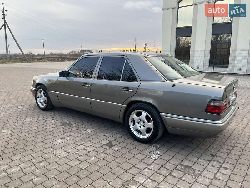 Седан Mercedes-Benz E-Class 1994 в Буске