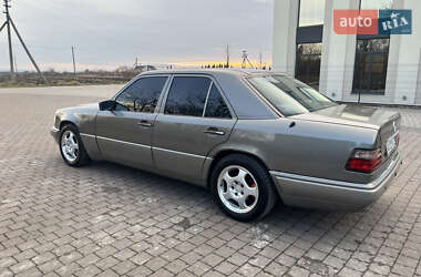 Седан Mercedes-Benz E-Class 1994 в 