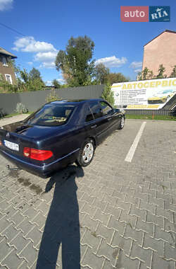 Седан Mercedes-Benz E-Class 1998 в Черновцах