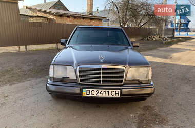 Седан Mercedes-Benz E-Class 1995 в Ровно