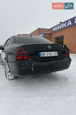 Седан Mercedes-Benz E-Class 2004 в 