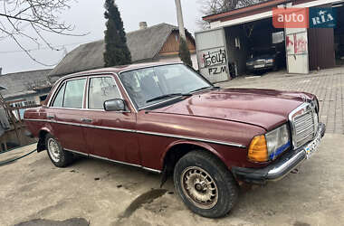 Седан Mercedes-Benz E-Class 1983 в Черновцах