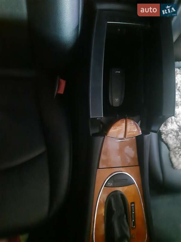 Седан Mercedes-Benz E-Class 2006 в Косові