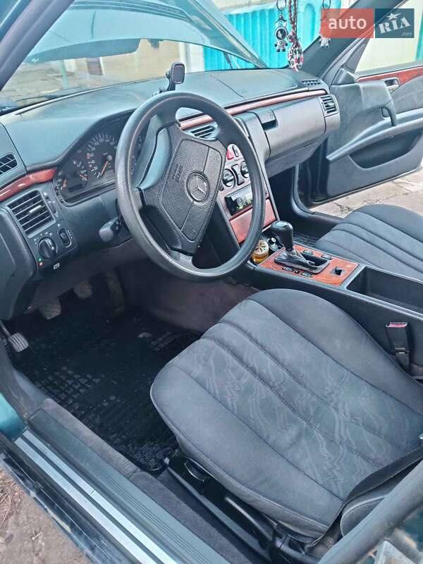 Седан Mercedes-Benz E-Class 1996 в Кельменцах фото 8 Седан Mercedes-Benz E-Class 1996 в Кельменцах