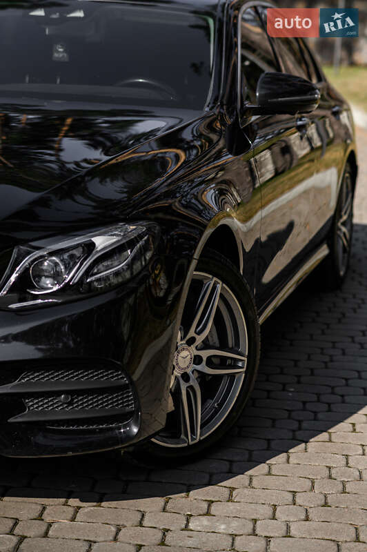 Седан Mercedes-Benz E-Class 2016 в Львові