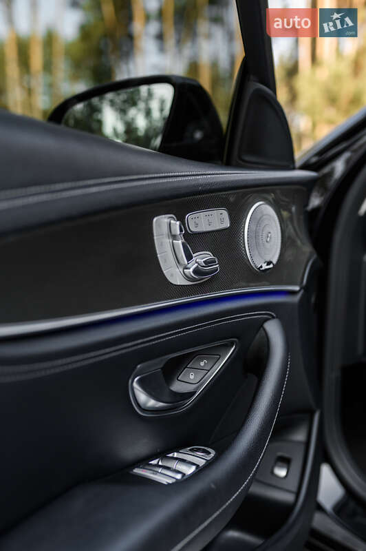 Седан Mercedes-Benz E-Class 2016 в Львові