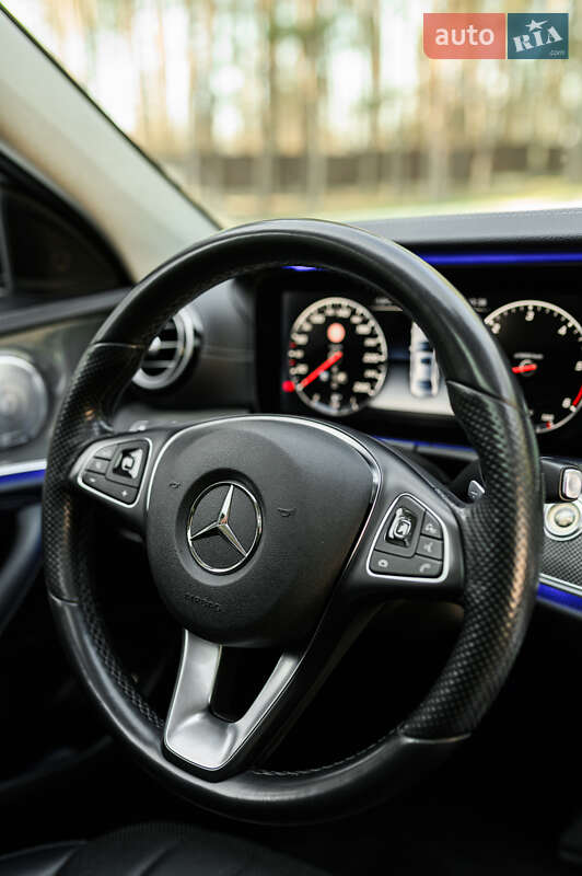 Седан Mercedes-Benz E-Class 2016 в Львові