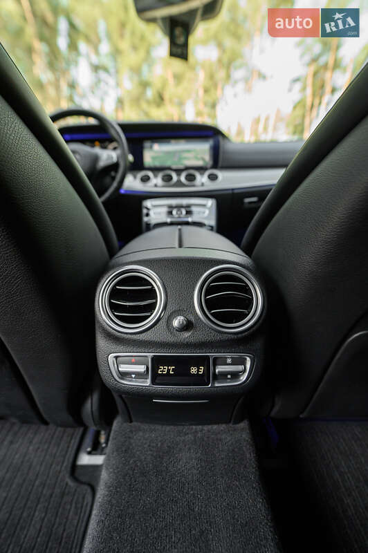 Седан Mercedes-Benz E-Class 2016 в Львові