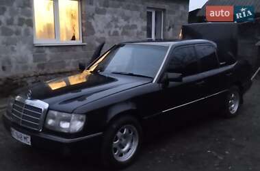 Седан Mercedes-Benz E-Class 1990 в Золочеві