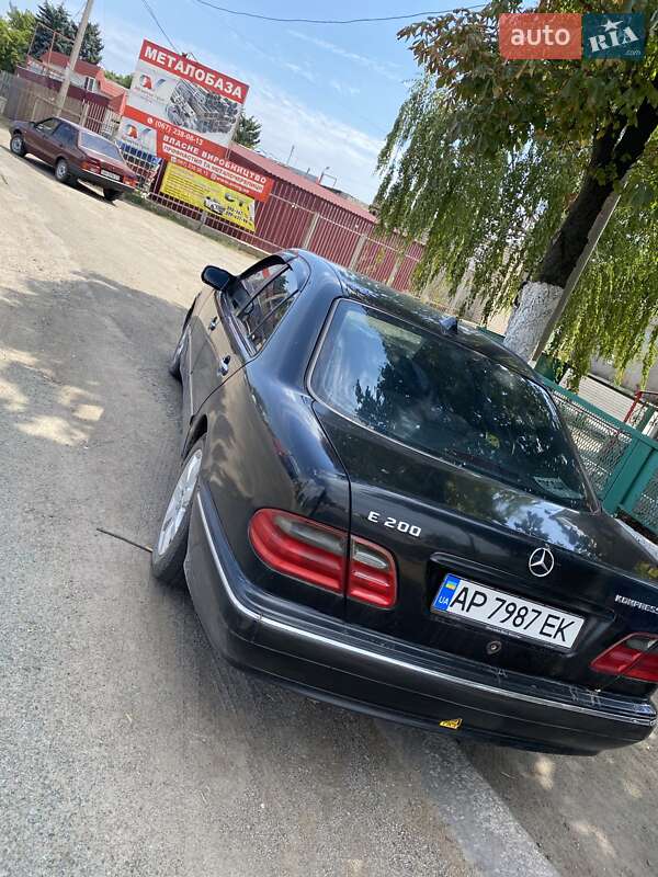 Седан Mercedes-Benz E-Class 2001 в Покровском