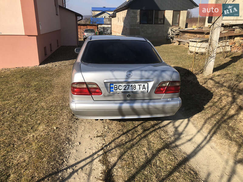 Седан Mercedes-Benz E-Class 2001 в Львові