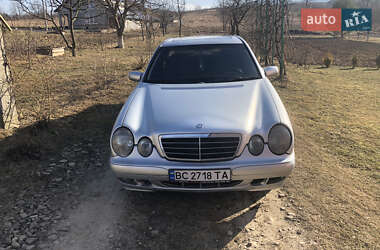 Седан Mercedes-Benz E-Class 2001 в Хирові