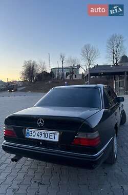 Седан Mercedes-Benz E-Class 1992 в Зборове