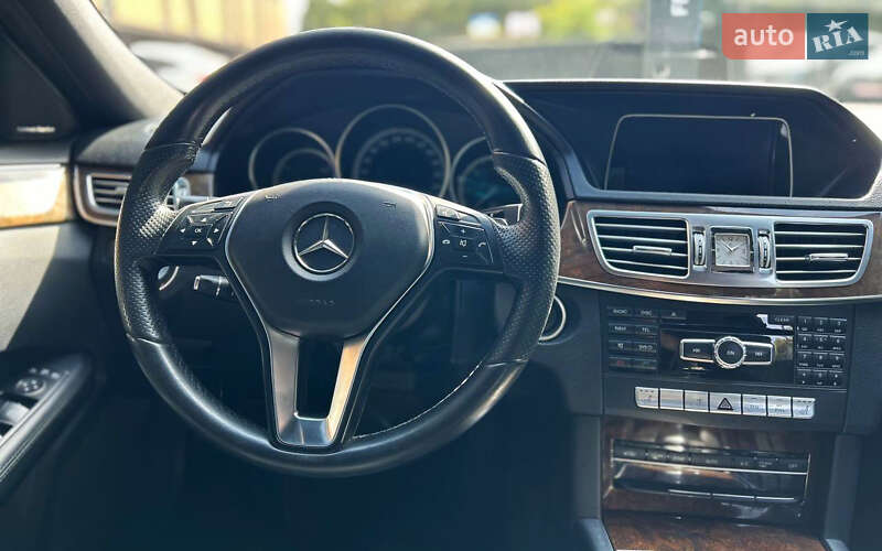 Седан Mercedes-Benz E-Class 2014 в Чернівцях