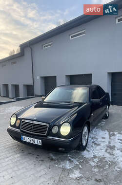 Седан Mercedes-Benz E-Class 1996 в 