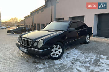 Седан Mercedes-Benz E-Class 1996 в 